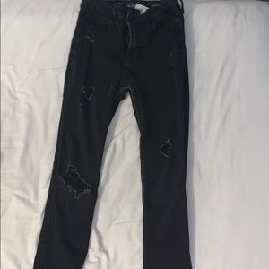 black hollister ripped jeans
